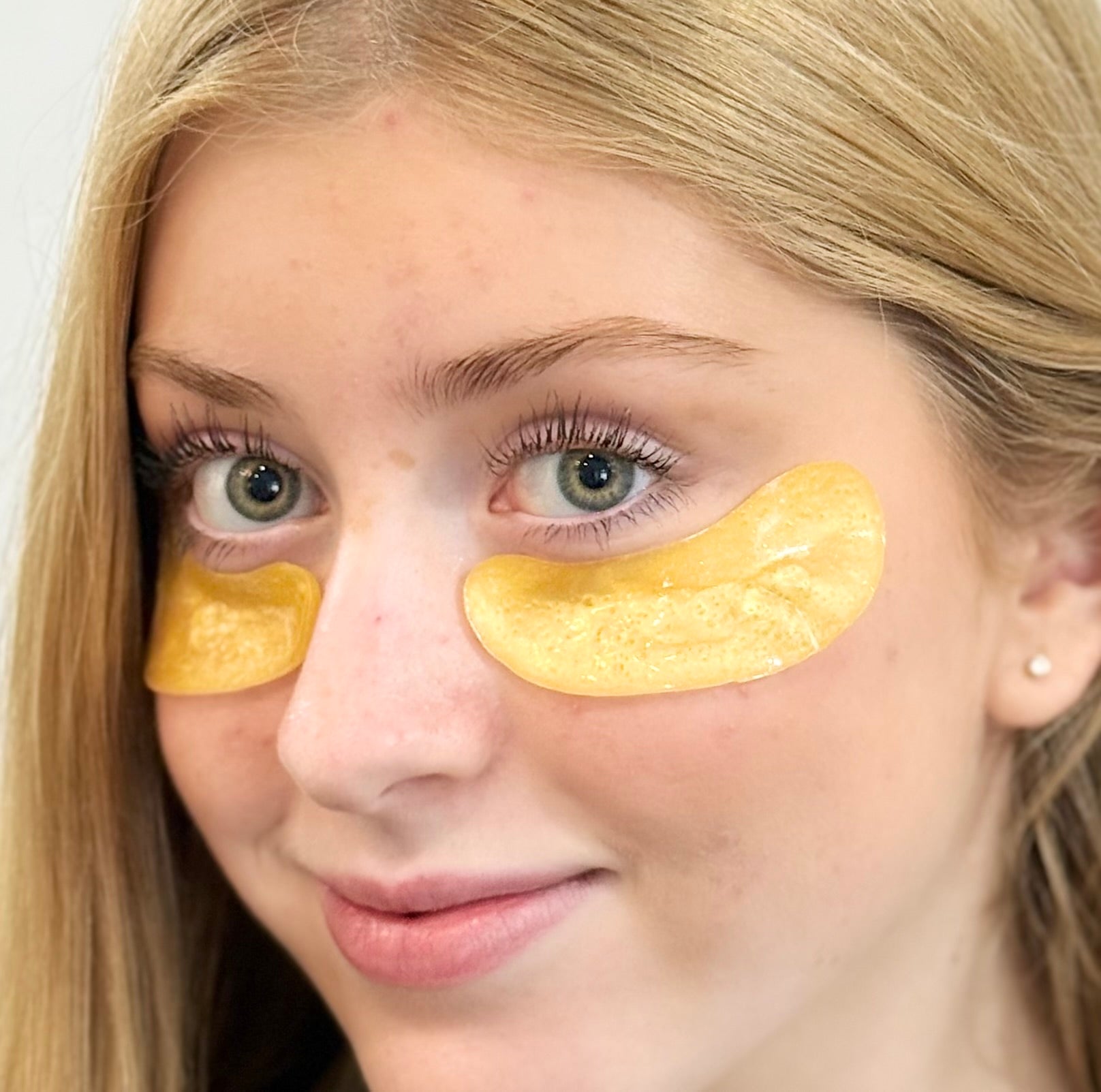 Triple-Active Under-Eye Gel Masks